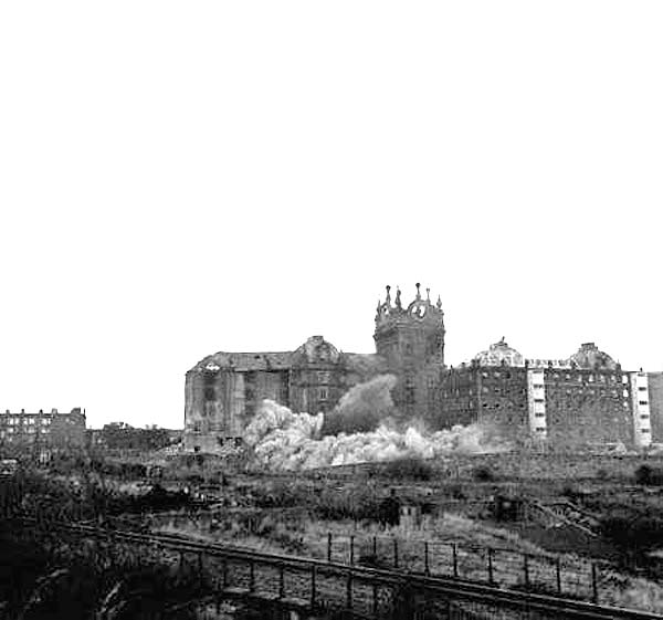 Chancelot Mill, Bonnington, Demolition of the Chimney - 1971