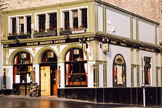 Deacon Brodie's Tavern at the corner of the Lawnmarket and Bank Street