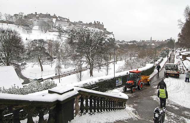 View from the steps at the NE corner of West Princes Street Gardens  -  Looking SW across the gardens towards Edinburgh Castle