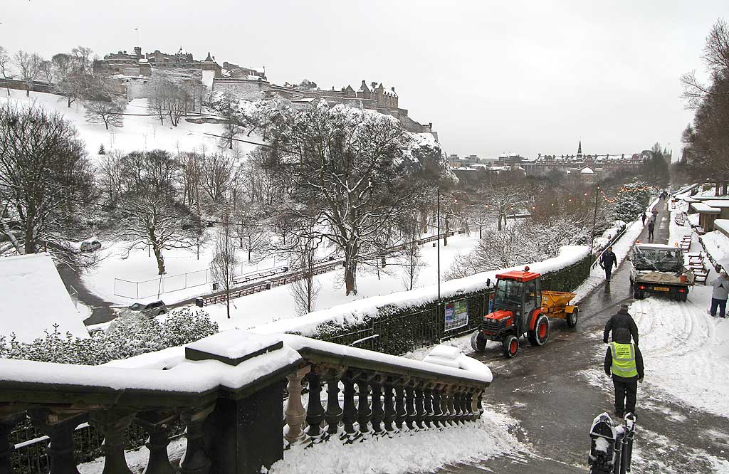 View from the steps at the NE corner of West Princes Street Gardens  -  Looking SW across the gardens towards Edinburgh CastleLooking to the south across Princes Street  -  Royal Scots Greys Statue and Edinburgh Castle