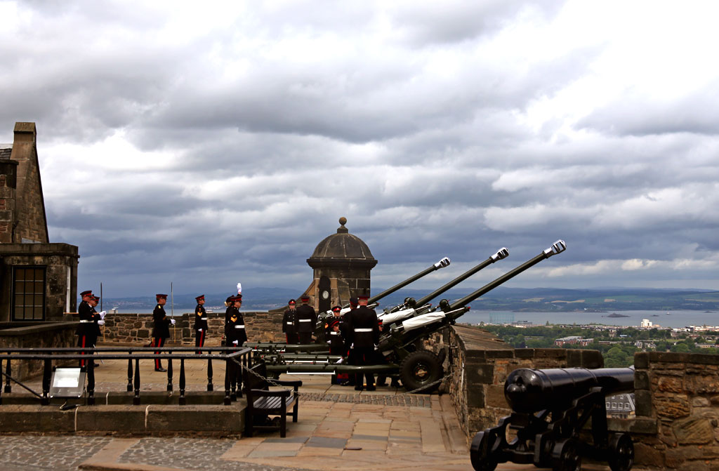 Edinburgh Castle  -  '21 Gun Salute' to celebrate The Queen's Official Birthday  -  June 15, 2013