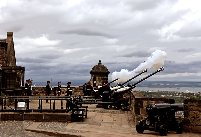 Edinburgh Castle  -  '21 Gun Salute' to celebrate The Queen's Official Birthday  -  June 15, 2013