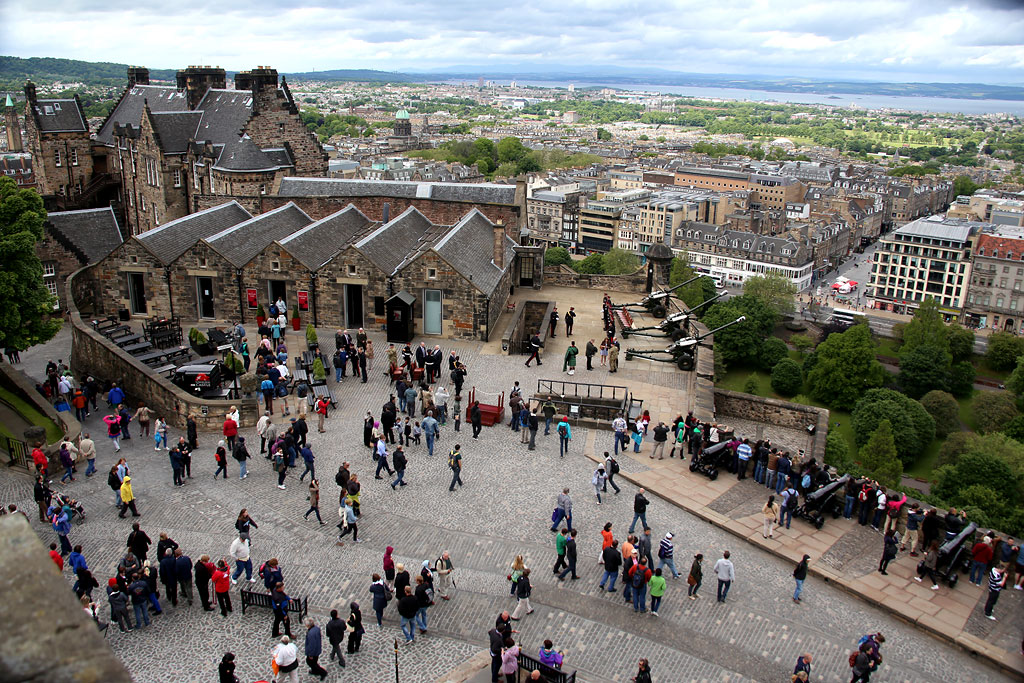 Edinburgh Castle  -  '21 Gun Salute' to celebrate The Queen's Official Birthday  -  June 15, 2013