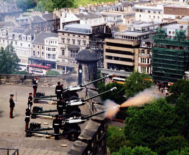 Edinburgh Castle  -  21 Gun Salute  -  12 June 2004