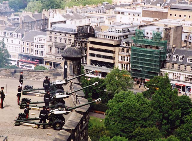 Edinburgh Castle  -  21 Gun Salute  -  12 June 2004