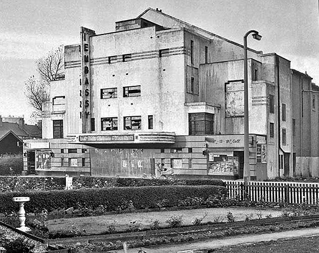 Embassy Cinema,  Boswall Parkway, 1957  -  Queue for 'Bridge on the River Kwai'