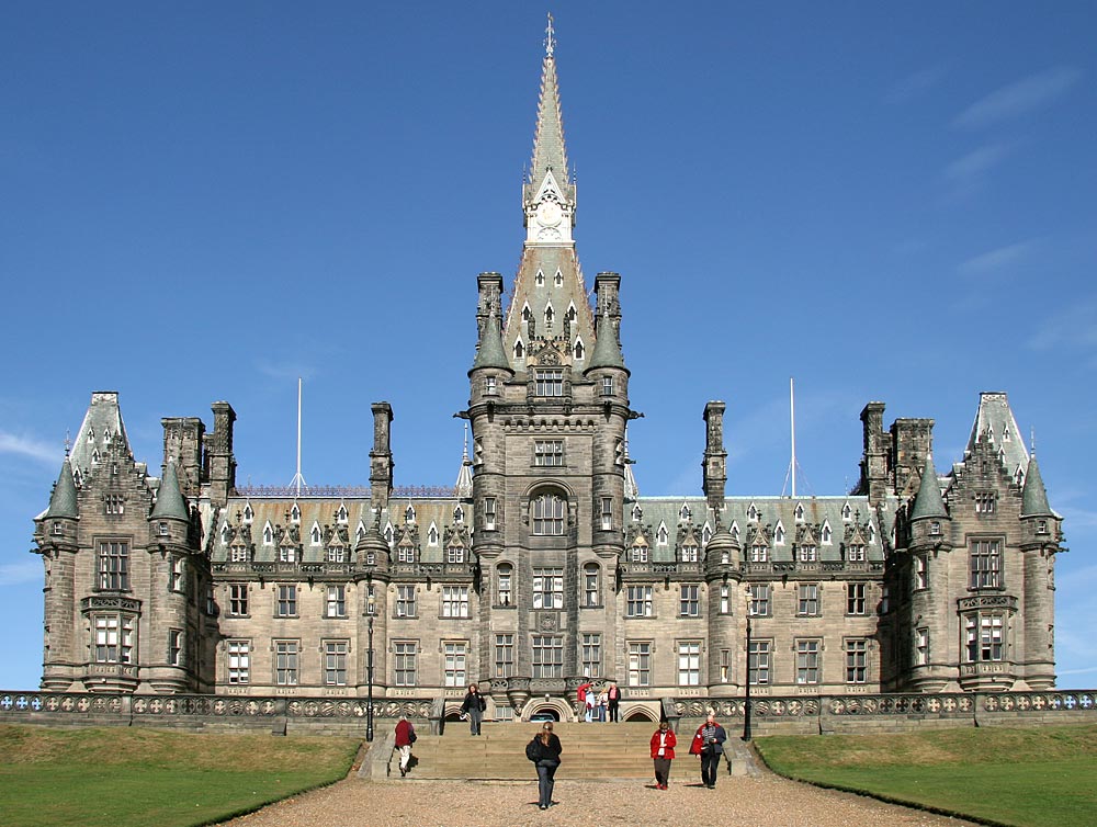 Approach to Fettes College from the south  -  View from inside the grounds