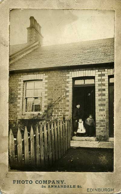 Cabinet Print - Photo Company, 5a Annandale Street - Date, place and photographer not known