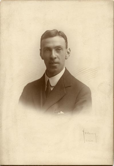 Platinotype Print of a man by Yerbury of Edinburgh