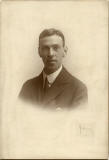 Platinotype print of a man  -  Yerbury of Edinburgh