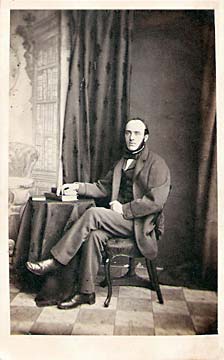A carte de visite by John Horsburgh from studio at 39 South Bridge - A Gentleman