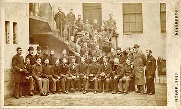 James Howie Junior - carte de visite - Group of 42 men