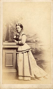 Carte de visite  -  Kyles  -  36 Regent Street  -  Lady, book and pillar