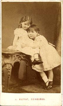 John Moffat  -  Carte de visite  -  1873-75  -   Girls