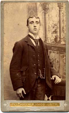 Carte de Visite  -  Photographer: Pettigrew & Amos, Leith