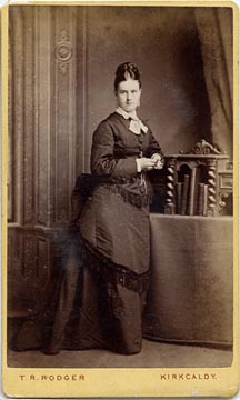 Carte de visite of a lady from the Kirkcaldy studio of TR Rodger (front)