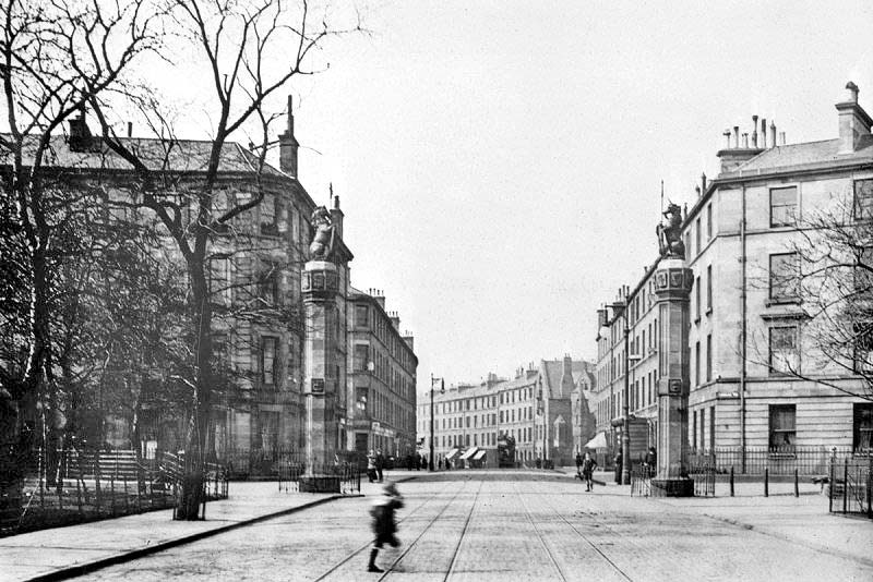 EPS Survey Section photograph - Brougham Plce, Mason's Pillars at The Meadows  -  R Berry, 1914