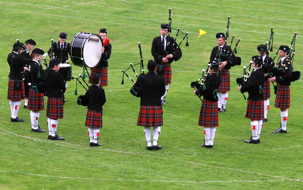 Scottish Highland Games  -  Pitlochry  -  10 September 2005  -  Pipe Band