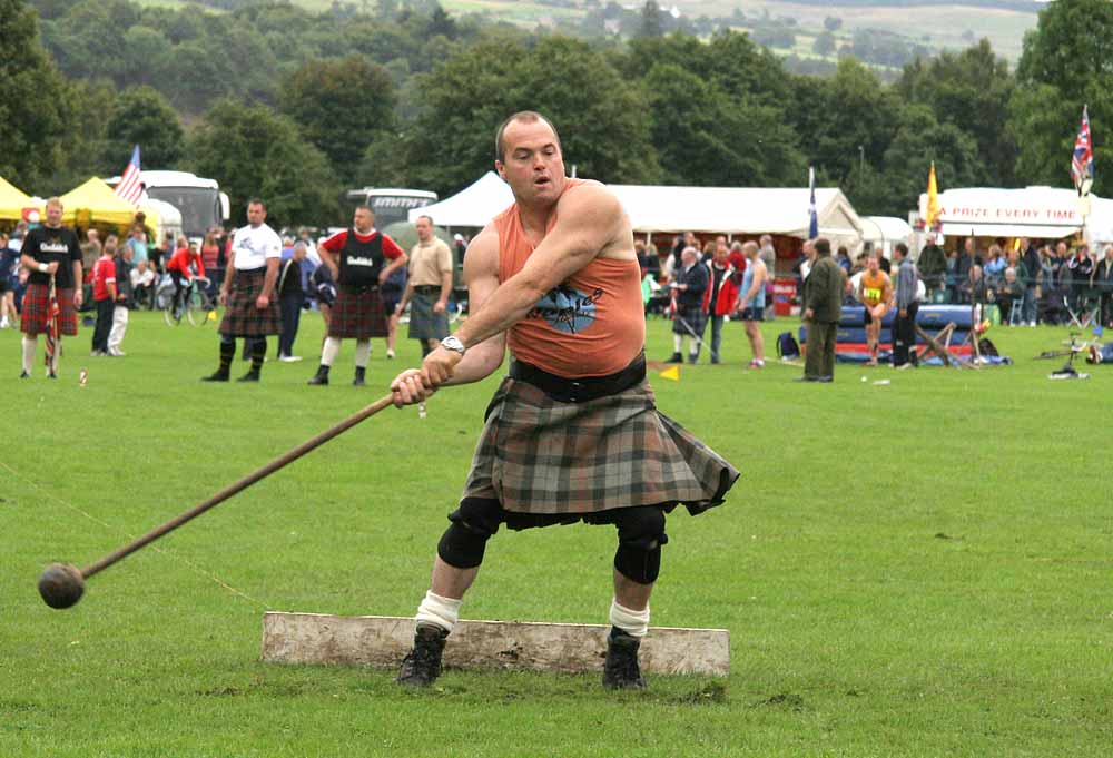 Scottish Highland Games  -  Pitlochry  -  10 September 2005  -  Tug-of-War
