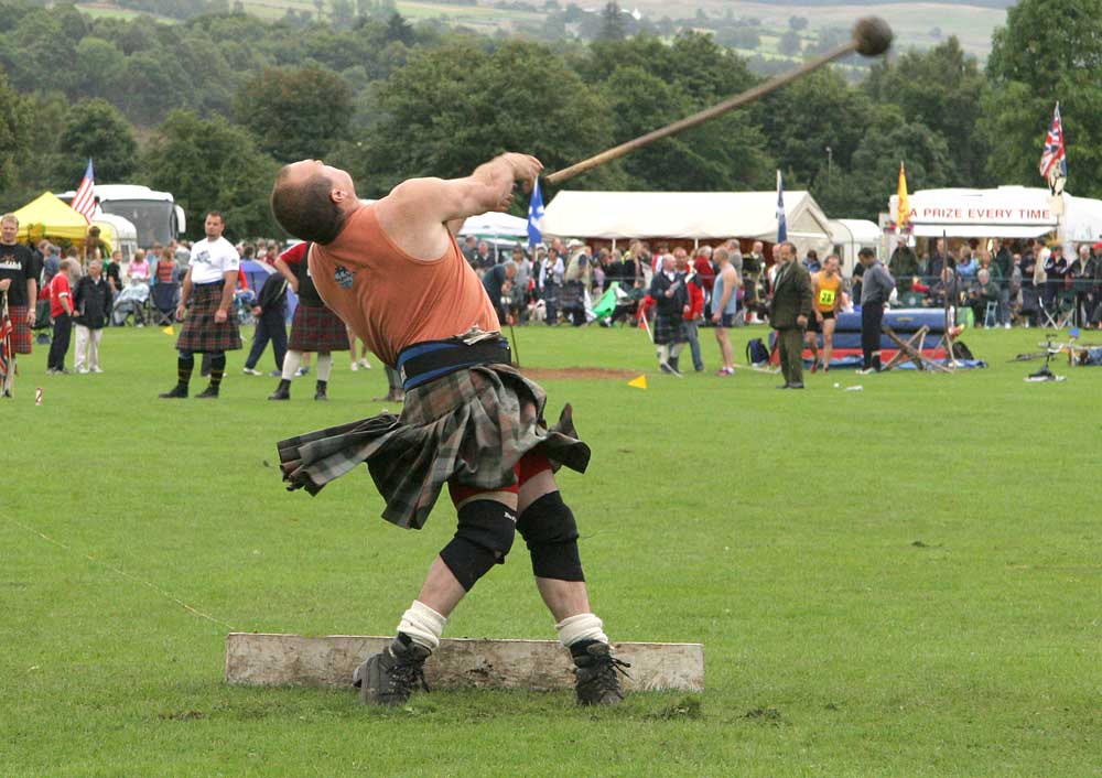 Scottish Highland Games  -  Pitlochry  -  10 September 2005  -   Throwing the Hammer