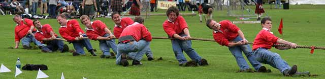 Scottish Highland Games  -  Pitlochry  -  10 September 2005  -  Tug-of War
