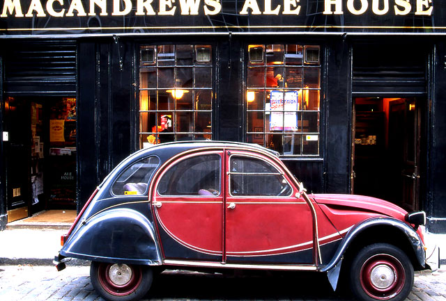 2CV and Pub at 4-6 Dean Street, Stockbridge, Edinburgh