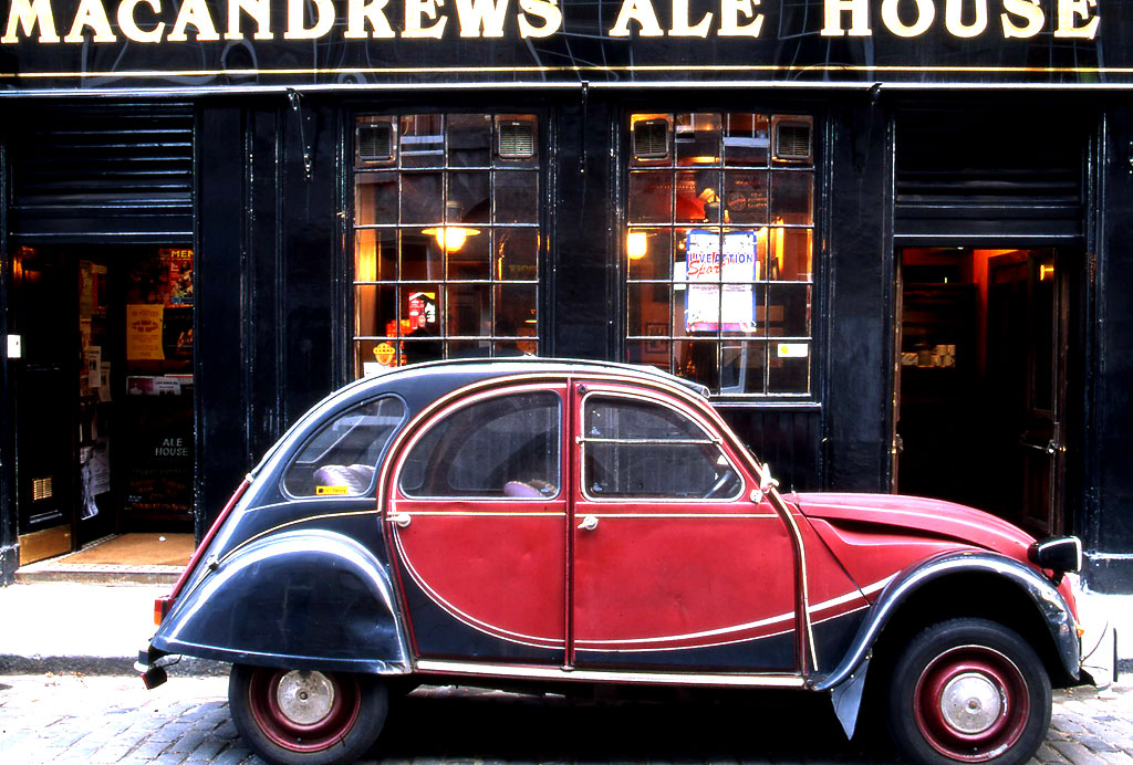 2CV and Pub at 4-6 Dean Street, Stockbridge, Edinburgh