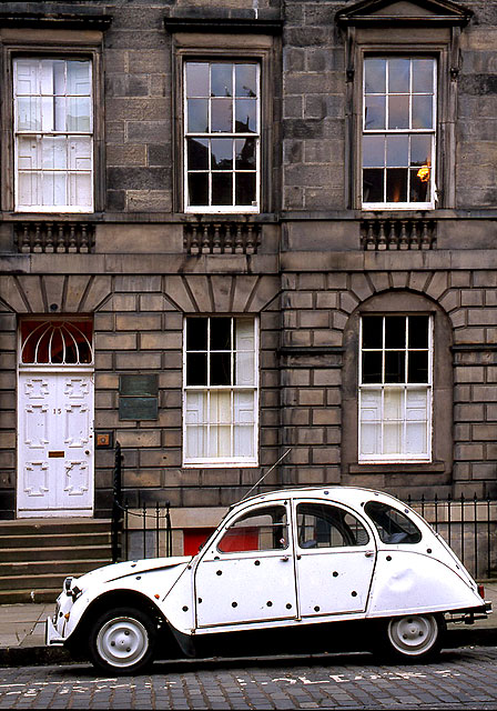 2CV at Drummond Place, New Town, Edinburgh