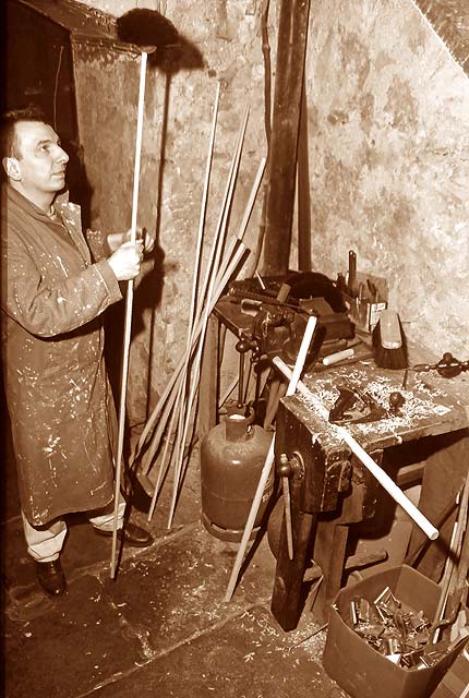 Robert Cresser's Brush Shop at 40 Victoria Street, Edinburgh