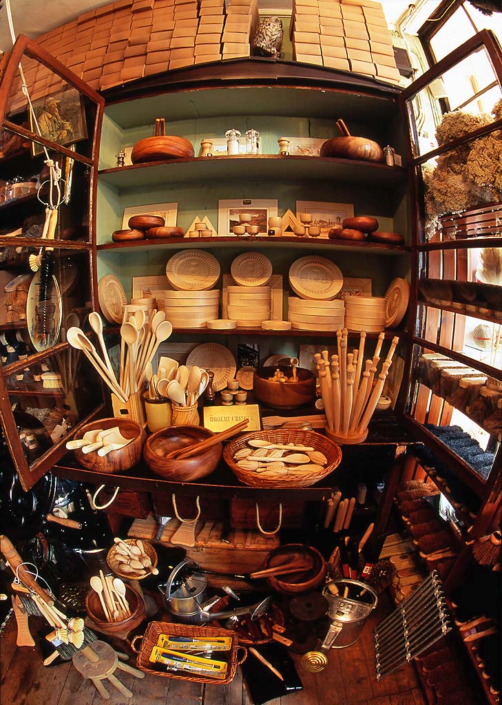 Robert Cresser's Brush Shop at 40 Victoria Street, Edinburgh