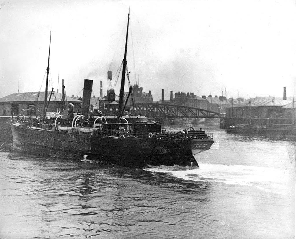 Alex Ayton Glass Plate  -  Leith  -  Ships at the Shore