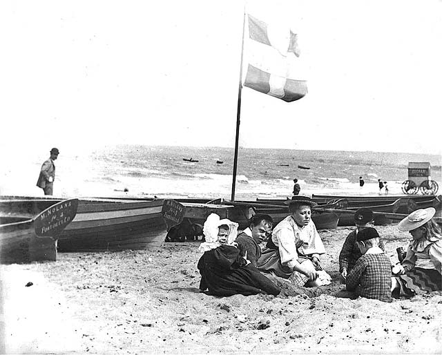 Alex Ayton Glass Plate  -  Portobello  -  Rowing Boats and Bathing Machine