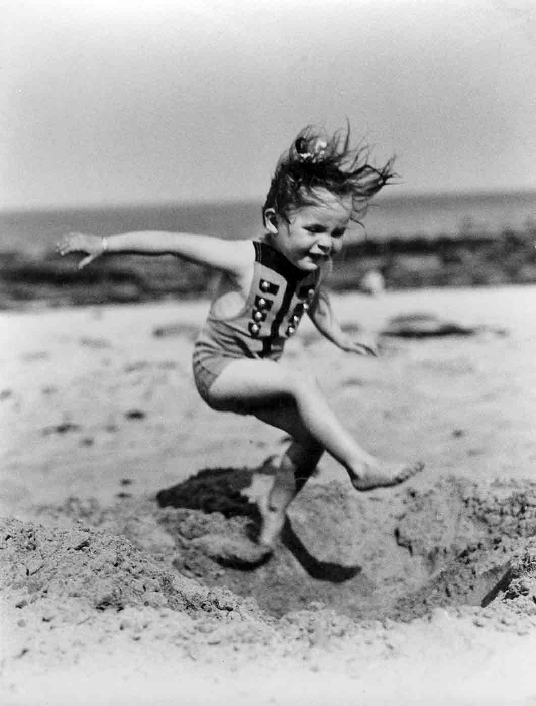 Elizabeth Kate Balmain, possibly on North Berwick beach.  Photo taken around 1934  by Kenneth F Balmain