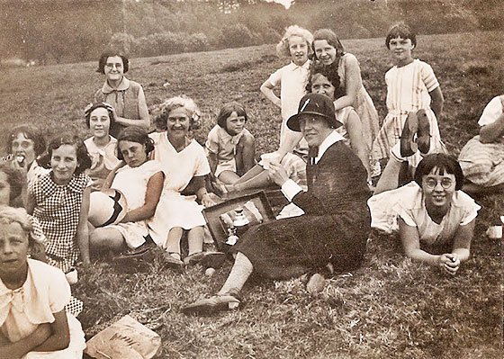 Jerome Sepia Print - Mum and Sunday School Outing