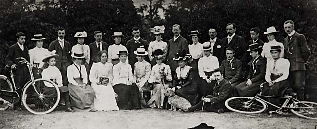 Pilrig Church Cycle Club Outing to Pilrig House  -  Photograph by Arthur J Turner  -  13 July 1902