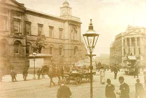 Photograph by an unidentified photographer  -  Register House at the East End of Princes Street, 1890s