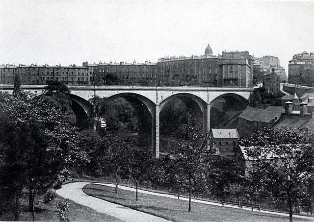 W R & S Ltd  -  Photograph from the early-1900s  -  Dean Bridge and the valley of the Water of Leith