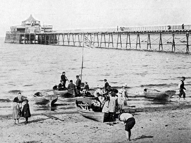 w r & S Ltd photograph from the early 1900s - Portobello Pier - zoom-in