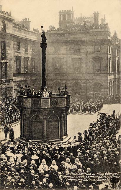 Postcard by Durie Brown  - Proclamation at the Mercat Cross, High Street, Edinburgh  -  1910