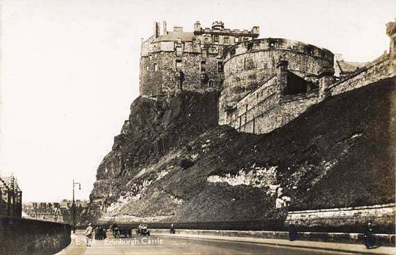 Patrick Thomson postcard  -  Edinburgh Castle from Johnston Terrace