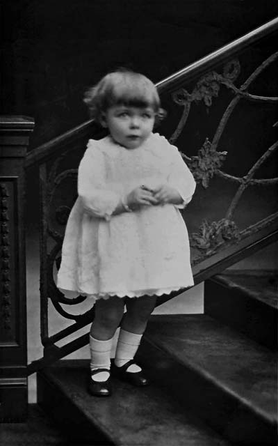 Postcard Portrait - Alex Roberts - small girl on stairs
