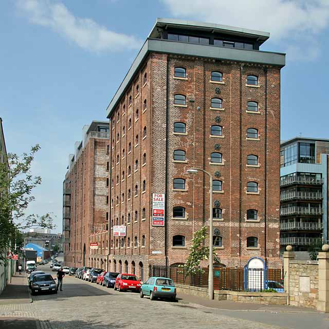 Anderson Place, Leith - Looking north towards Ferry Road - 2006