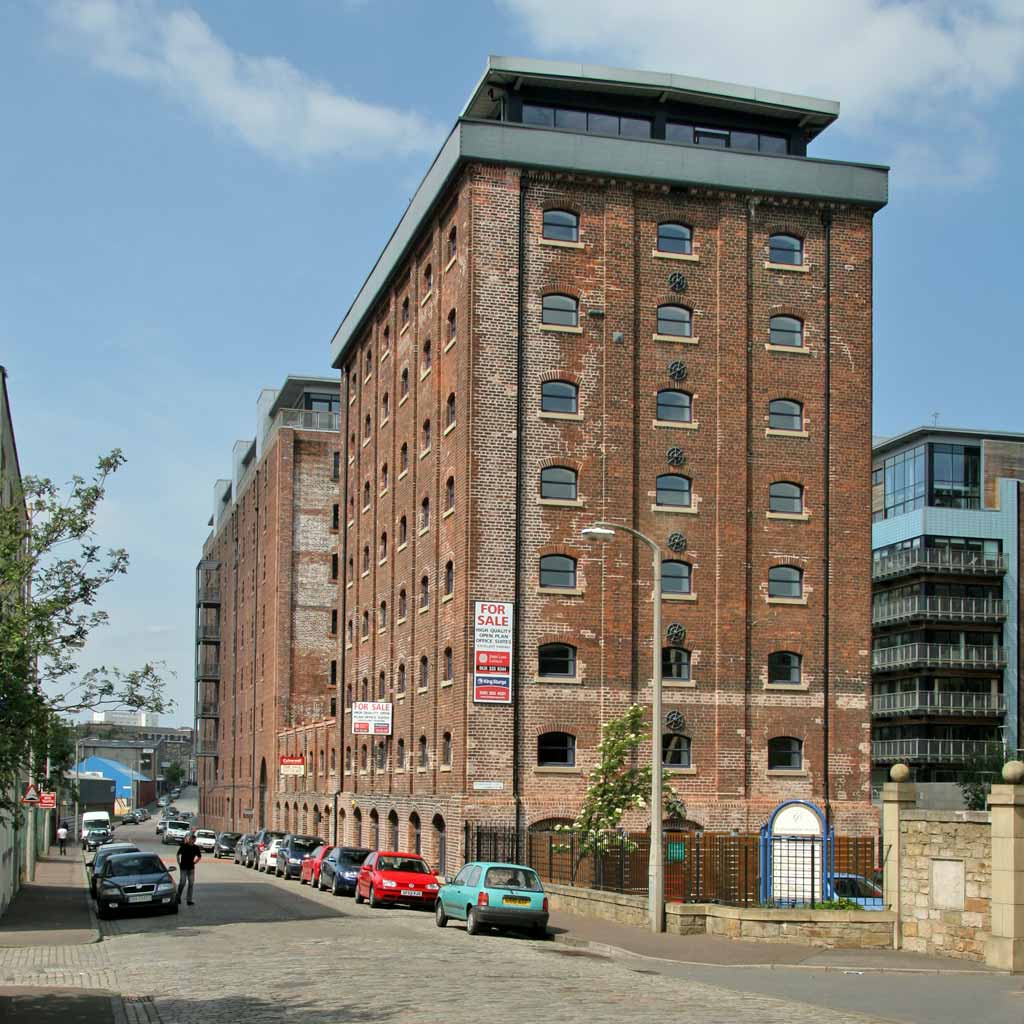 Anderson Place, Leith  -  Looking north towards Ferry Road  -  2006