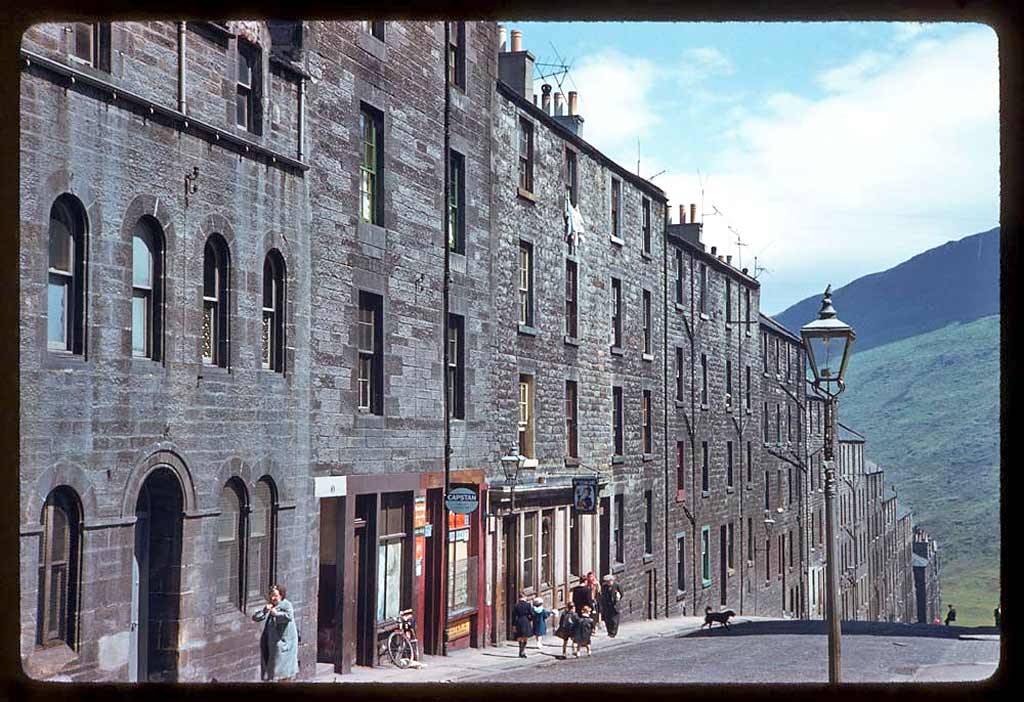 Photograph taken by Charles W Cushman in 1961 - Arthur Street, Dumbiedykes