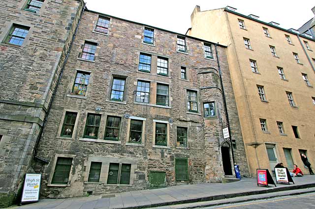 Photograph taken by Charles W Cushman in 1961 - Blackfriars Street, Edinburgh Old Town