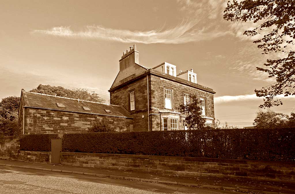 Looking to the east along Wardie Crescent towards Granton Road