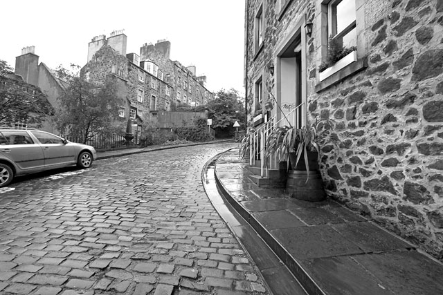 Houses at 20 to 26 Calton Hill, the steep street that links Leith Walk to Regent Road