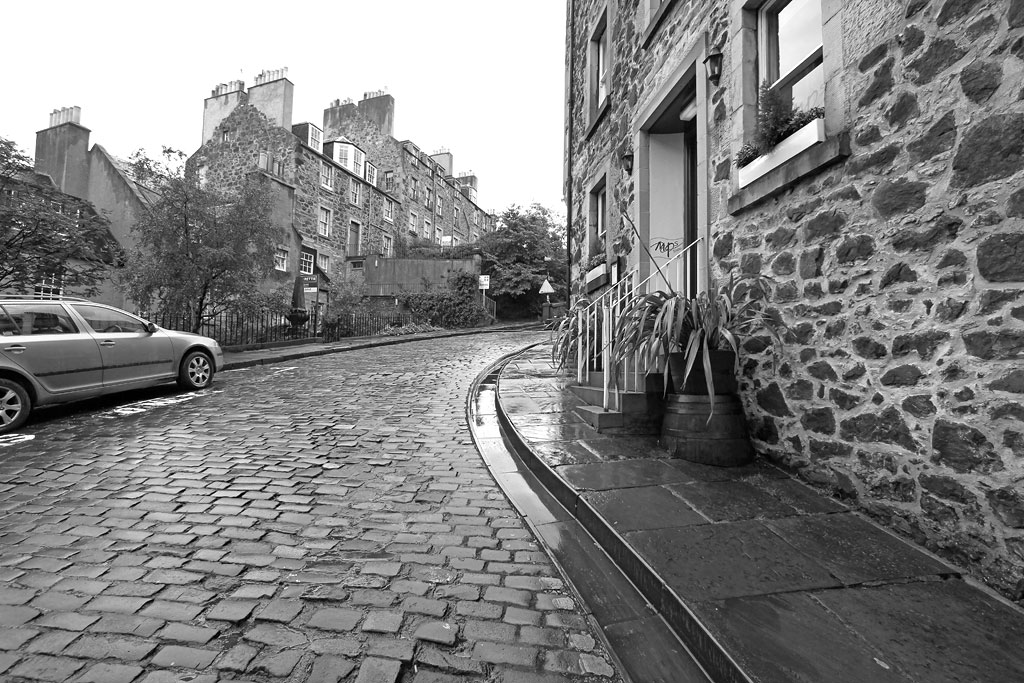 Houses at 20 to 26 Calton Hill, the steep street that links Leith Walk to Regent Road