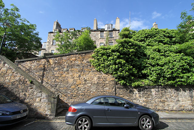 Houses at 20 to 26 Calton Hill, the steep street that links Leith Walk to Regent Road