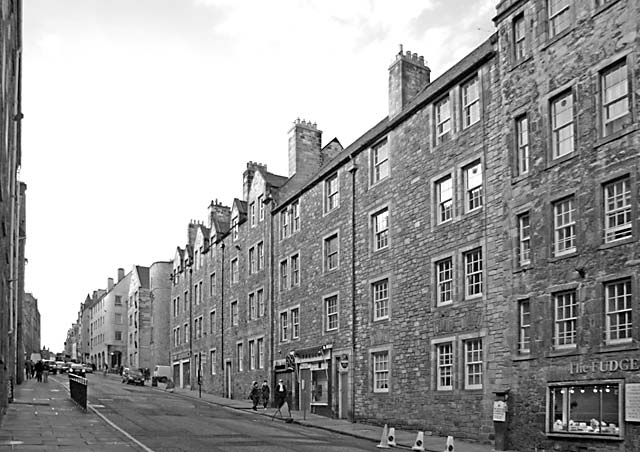 Looking to the west up Cannongate from a point below the junction with New Street